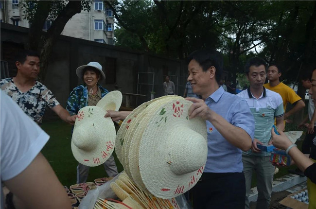 炎炎夏日送清涼，點滴關懷暖人心——城投集團各黨支部開展“送清涼”慰問一線員工活動